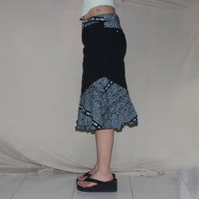 Load image into Gallery viewer, BDland black patterned border midi skirt (S)
