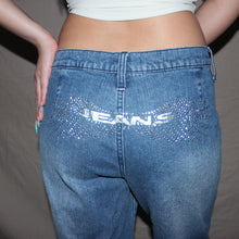 Load image into Gallery viewer, Jeans bedazzled denim capri (L)
