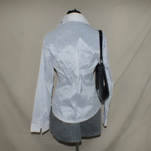 Load image into Gallery viewer, Stripped collared satin type long sleeves (S)
