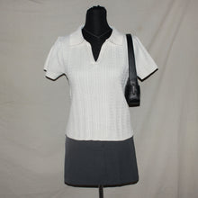 Load image into Gallery viewer, Knitted collard white top (M)

