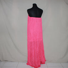 Load image into Gallery viewer, Pink crinkle tube maxi dress (M)
