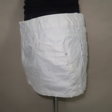 Load image into Gallery viewer, White low waisted denim skirt (W28)
