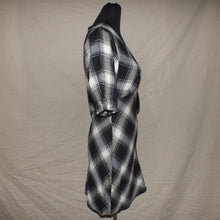 Load image into Gallery viewer, Black gingham midi dress (XS)
