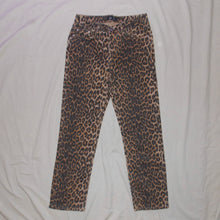 Load image into Gallery viewer, trf Zara leopard print denim pants (W28)
