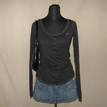 Load image into Gallery viewer, Nike vintage long sleeve (S/M)
