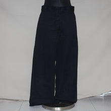 Load image into Gallery viewer, Dickies black wide trousers (W32)
