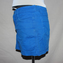 Load image into Gallery viewer, Blue mini denim skirt (W27)
