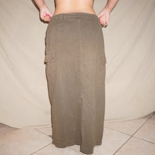 Load image into Gallery viewer, Brown low waisted midi skirt (W33)
