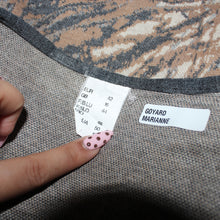 Load image into Gallery viewer, Camo button up vest (M)
