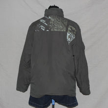 Load image into Gallery viewer, Quick Silver zip up graphic bummer jacket (L)
