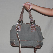 Load image into Gallery viewer, Vintage Guess buckle bag
