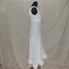 Load image into Gallery viewer, White ruffled mesh floral patterned long dress (XS)
