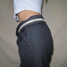 Load image into Gallery viewer, Burberry black classic trousers (W31)
