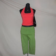 Load image into Gallery viewer, Green low waisted stretchy fabric capri (S)
