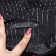 Load image into Gallery viewer, Ava &amp; ever stripped shorts (S)
