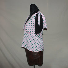 Load image into Gallery viewer, Pink and green polka dot wrap tank (M)
