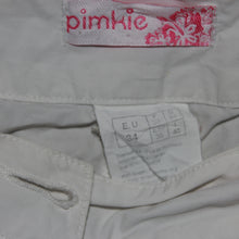 Load image into Gallery viewer, White low-waisted cargo capri (W24)
