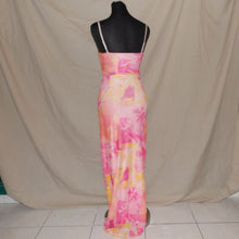 Load image into Gallery viewer, Pink floral ruched long dress (S)
