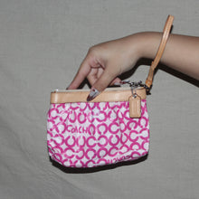 Load image into Gallery viewer, Vintage Coach Leah opt pink wristlet
