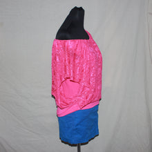 Load image into Gallery viewer, Pink laced bubble hem top (S)
