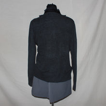 Load image into Gallery viewer, Dabutong black velvet long sleeves (M)
