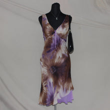 Load image into Gallery viewer, Vesitire purple floral midi dress (S)

