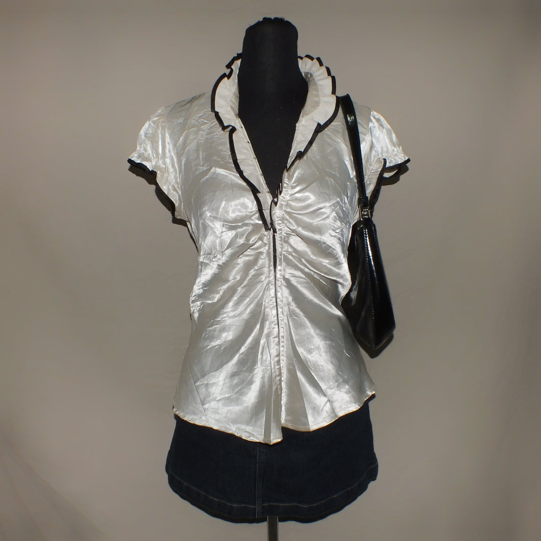 Review Australia satin type ruffled top (M)