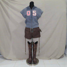 Load image into Gallery viewer, Nike &quot;05&quot; swoosh zipped sleeveless hoodie (S)
