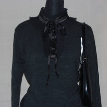 Load image into Gallery viewer, Dabutong black velvet long sleeves (M)
