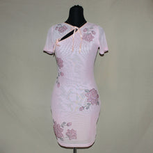 Load image into Gallery viewer, Pink sheer mesh sequence floral midi dress (S/M)

