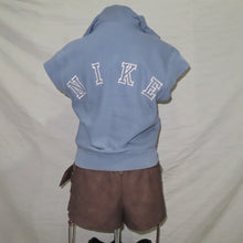 Load image into Gallery viewer, Nike &quot;05&quot; swoosh zipped sleeveless hoodie (S)
