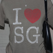 Load image into Gallery viewer, "I ❤️ SG" graphic tee (S)
