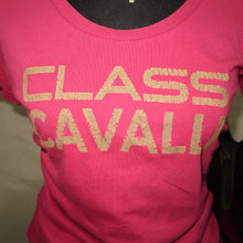 Load image into Gallery viewer, Cavalli Class logo in magenta tee (S/M)
