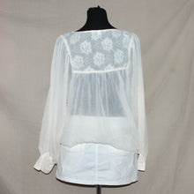 Load image into Gallery viewer, White sheer crinkle blouse (S)
