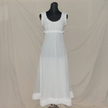 Load image into Gallery viewer, White ruffled mesh floral patterned long dress (XS)
