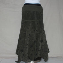 Load image into Gallery viewer, Beautiful velvet maxi skirt (S/M)
