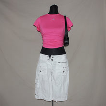Load image into Gallery viewer, White low-waisted cargo capri (W24)
