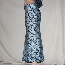 Load image into Gallery viewer, Leopard print gray long skirt (S)
