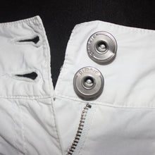 Load image into Gallery viewer, White low-waisted cargo capri (W24)
