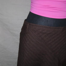 Load image into Gallery viewer, Brown plaid long velvet type midi skirt (S)
