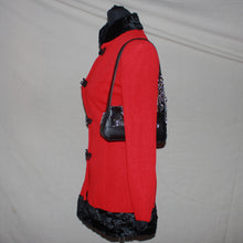 Load image into Gallery viewer, Red fitted coat with black faux fur (S)
