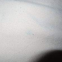 Load image into Gallery viewer, Chicago Bulls graphic off white sweater (M)
