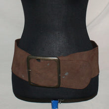 Load image into Gallery viewer, Wide brown leather low waisted belt
