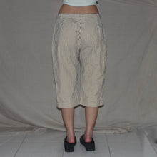 Load image into Gallery viewer, Butter yellow stripped capri (S/M)
