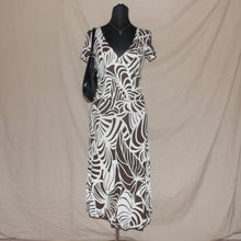 Load image into Gallery viewer, Phase eight leaf patterned midi dress (M)
