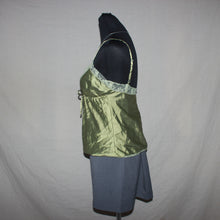 Load image into Gallery viewer, Green satin type laced tank (M)
