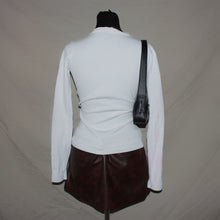 Load image into Gallery viewer, White v-cut buttoned sleeve top (XS)
