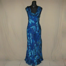 Load image into Gallery viewer, Vintage blue sequined dress (M)
