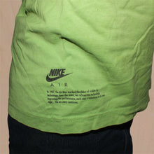 Load image into Gallery viewer, Vintage Nike graphic green tee (S)
