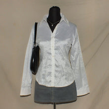 Load image into Gallery viewer, Stripped collared satin type long sleeves (S)
